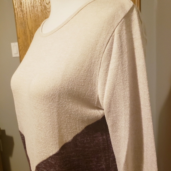 ☀️ 4/$25 … Amal Chevron Knit Top - Picture 5 of 6